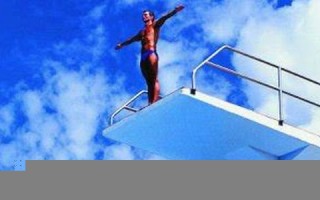 梦见跳水(梦见跳水游泳是什么预兆)